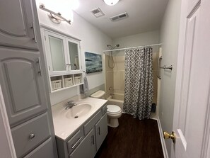 Hair dryer, towels, toilet paper - Carrick Bend -Balcony View of ICW- Dog Friendly! (Coinjock)