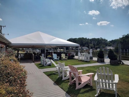 Carrick Bend -Balcony View of ICW- Dog Friendly!