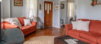 1900’s farmhouse with old country charm.  Six miles to Lake Wallenpaupack