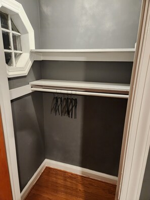 Interior - 3bd Family-sized house, 5 minutes to National park, 12 minutes to the Capital. (Washington)