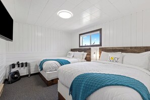 2 bedrooms, travel crib, WiFi, bed sheets