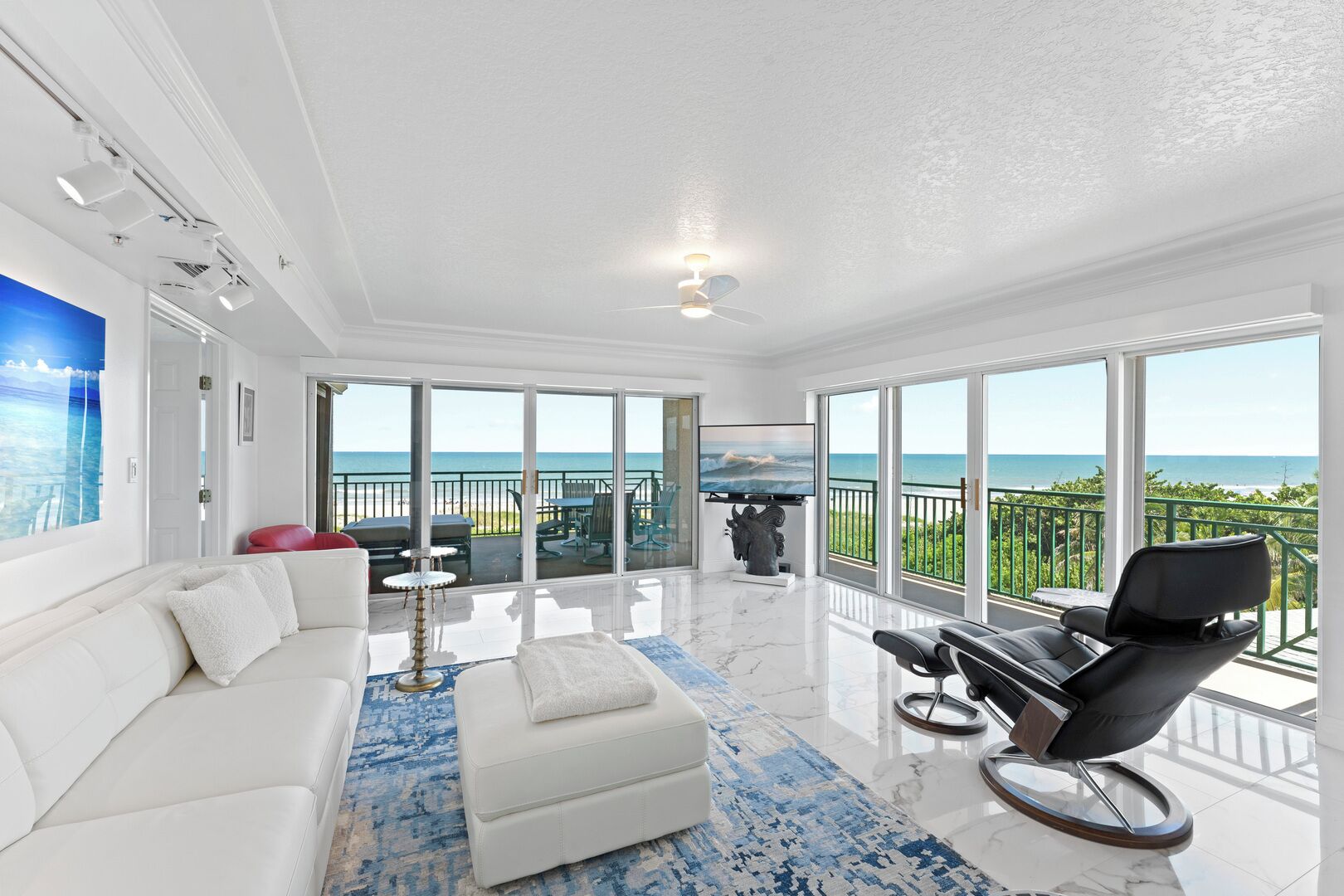 Spectacular Luxury Corner Unit with Million $$ Views!