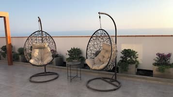 Executive Apartment | Terrace/patio