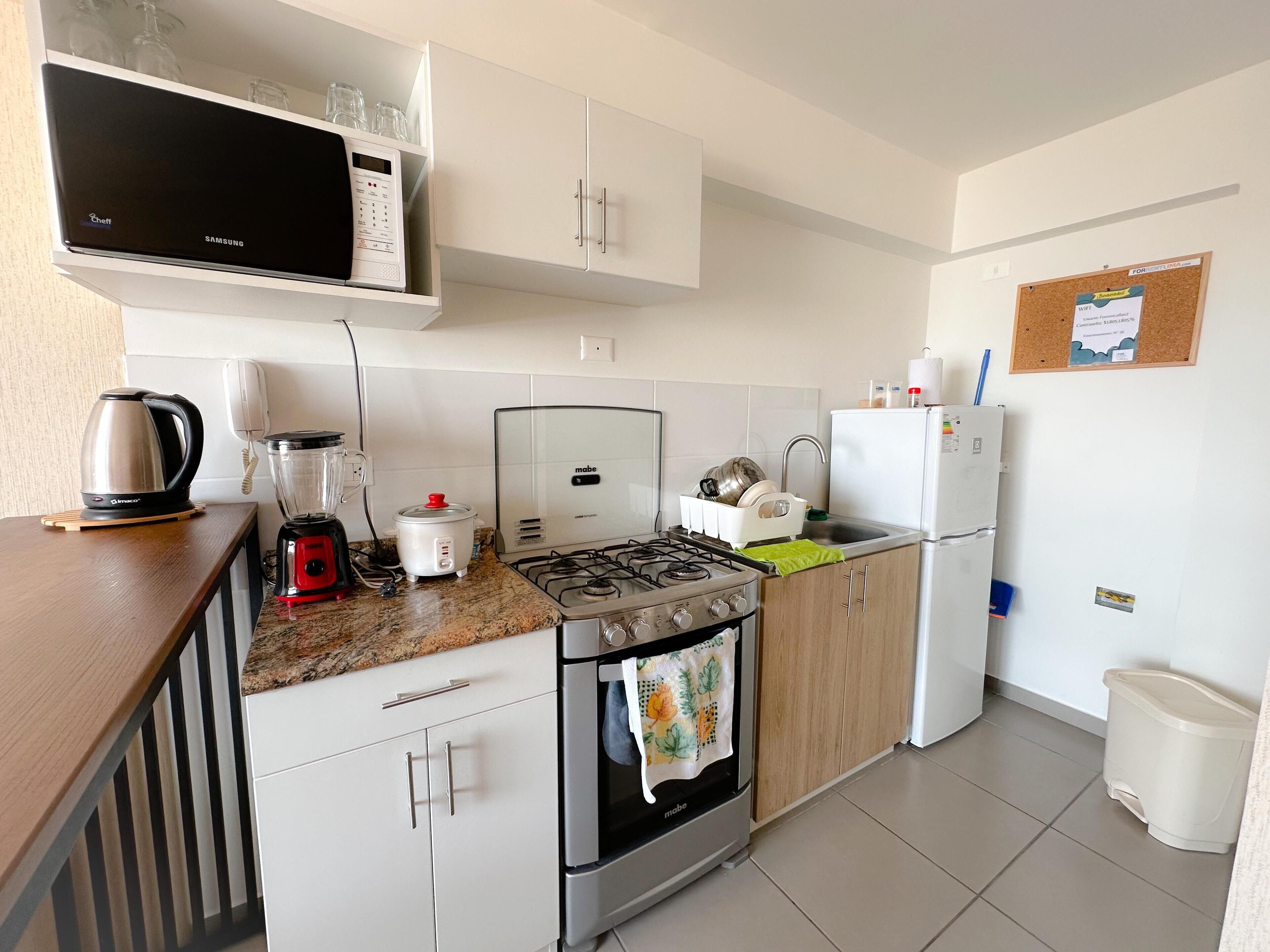 Executive Apartment | Private kitchen | Dining tables