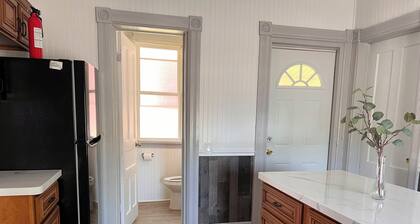 Relaxing 4 bedroom walk to the falls sleeps 8