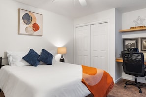 3 bedrooms, desk, iron/ironing board, free WiFi