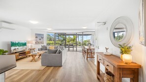 Smart TV - Belmore Palms 2 Min to Surfie Village Beach (Noosa)