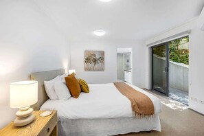 2 bedrooms, travel cot, WiFi, bed sheets - Belmore Palms 2 Min to Surfie Village Beach (Noosa)