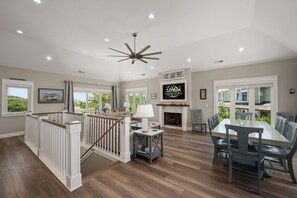 WE17: Benders Beach Bungalow | TL Great Room