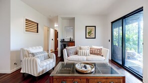 Smart TV - Absolute Beachfront House with Pool & Views (Noosa)