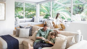 Interior - The Boat House Luxury Beachside w/ Heated pool (Noosa)