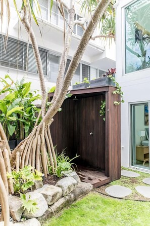 Exterior - The Boat House Luxury Beachside w/ Heated pool (Noosa)