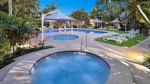 Pool - Beautiful Apt in Luxe Beachside Noosa Resort (Noosa)