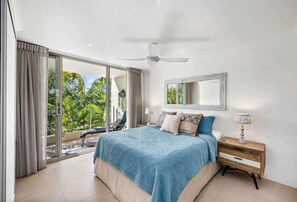 2 bedrooms, WiFi, bed sheets - Beautiful Apt in Luxe Beachside Noosa Resort (Noosa)