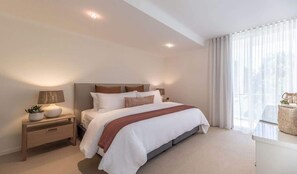 3 bedrooms, WiFi, bed sheets - Heart of Sunshine Spacious Apt Pool and Garden (Noosa)
