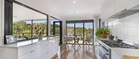 Fridge, microwave, oven, coffee/tea maker