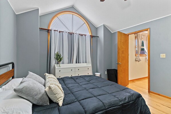 3 bedrooms, WiFi, bed sheets