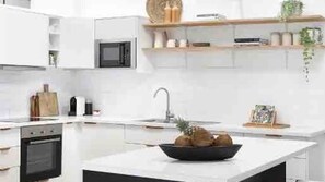 Fridge, microwave, oven, coffee/tea maker - The Lodge Noosa Coastal Luxe in Noosas Heart (Noosa)