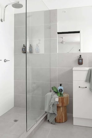 Shower, hair dryer - The Lodge Noosa Coastal Luxe in Noosas Heart (Noosa)