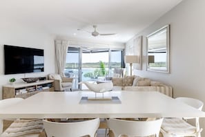 Dining - Noosa Penthouse with Stunning River Views (Noosa)