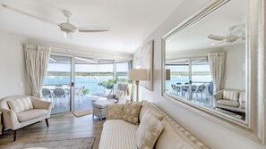 Smart TV - Noosa Penthouse with Stunning River Views (Noosa)