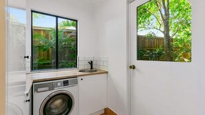 Interior - Pet Friendly Tropical Escape in Sunshine Beach (Noosa)