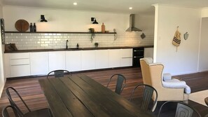 Dining - The River Shack Vintage Luxe Right Beside River (Noosa)