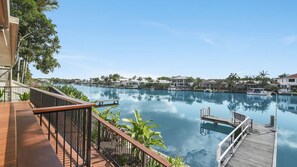 Property grounds - The Seahorse Family Pooch Friendly Home (Noosa)