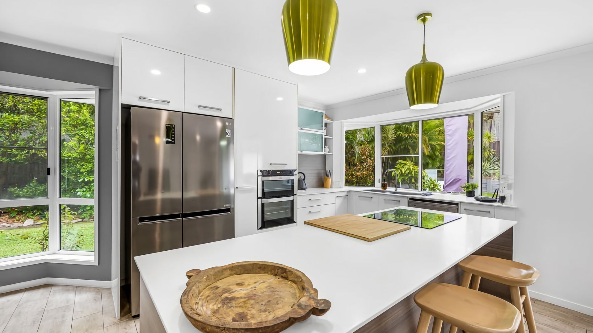 冷蔵庫、電子レンジ、コーヒー / ティーメーカー、トースター