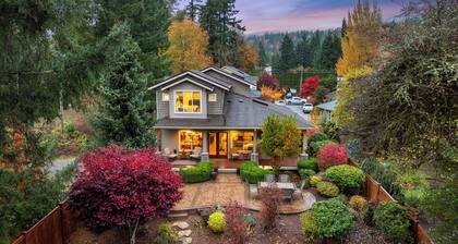 Poppyrosa Estate with mountain views minutes from Seattle, Bellevue, Sea-Tac