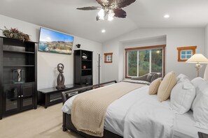 3 habitaciones, escritorio, tabla de planchar con plancha y wifi gratis