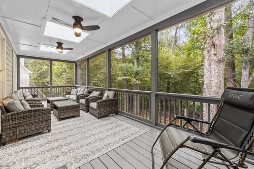 Stunning 5 bedroom/3 bath home in Hope Valley Farm