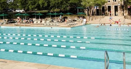 Stunning 5 bedroom/3 bath home in Hope Valley Farm