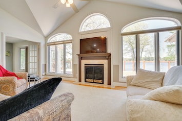 New Auburn Vacation Rental | 3BR | 3BA | 3,200 Sq Ft | Stairs Required