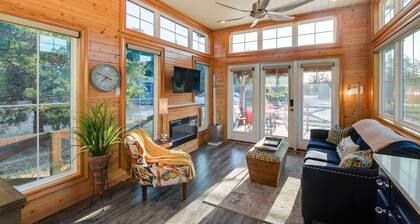 Outdoor Pool & Patio: Quiet Whitney Retreat!