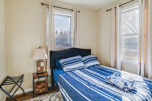 2 Schlafzimmer, Schreibtisch, Bügeleisen/Bügelbrett, WLAN