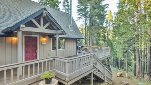 CHRISTMAS at The High Sierras. 13 Min to Dodge Ridge Ski Resort! 