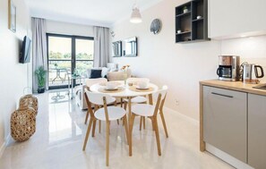 Interior - Nice apartment in Dziwnów with kitchen (Dziwnów)