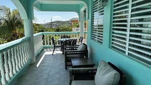 Outdoor dining - Scott Beach Villa #3 (St Thomas)
