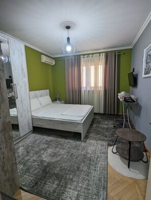 1 bedroom, iron/ironing board, WiFi, bed sheets