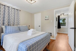 3 bedrooms, iron/ironing board, free WiFi, bed sheets