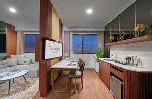 Alana Suite | Dapur pribadi | Mesin pembuat kopi/teh