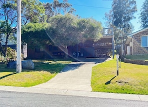 Property grounds - ‘The Smithy’ - Newly renovated coastal home with a 5 minute walk to the beach (Tuross Head)