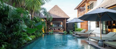 Outdoor pool, pool loungers