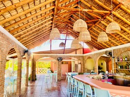 Con vista a la playa, abre todos los días