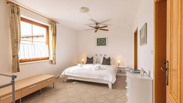 5 chambres, fer et planche Ă repasser, Wi-Fi, draps fournis