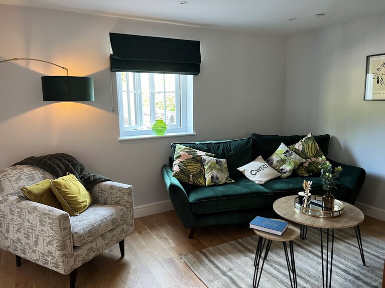 Yr Hen Beudy, Barn Conversion, Sleeps 4, Dogs Ok - Laugharne