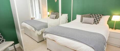 1 bedroom, WiFi, bed sheets