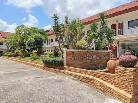 Exterior. Thai Ngam Palace Hotel