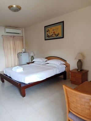 Basic Room | 1 bedroom, bed sheets - Thai Ngam Palace Hotel (Kaeng Khlo)